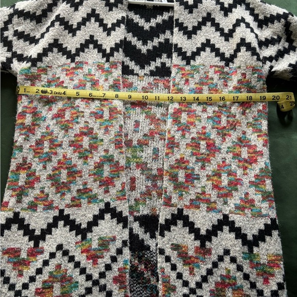Southwestern Flair! Dreamers Black and Multicolor Chevron Cardigan - Picture 3 of 9
